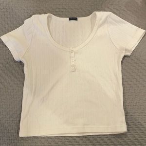 white eyelet brandy melville crop top w/ buttons
